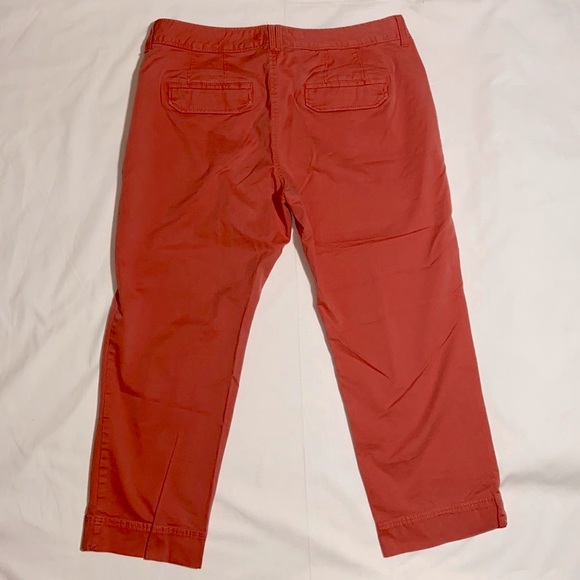 Old Navy Chino Perfect Capri. Size 8. - Picture 2 of 9